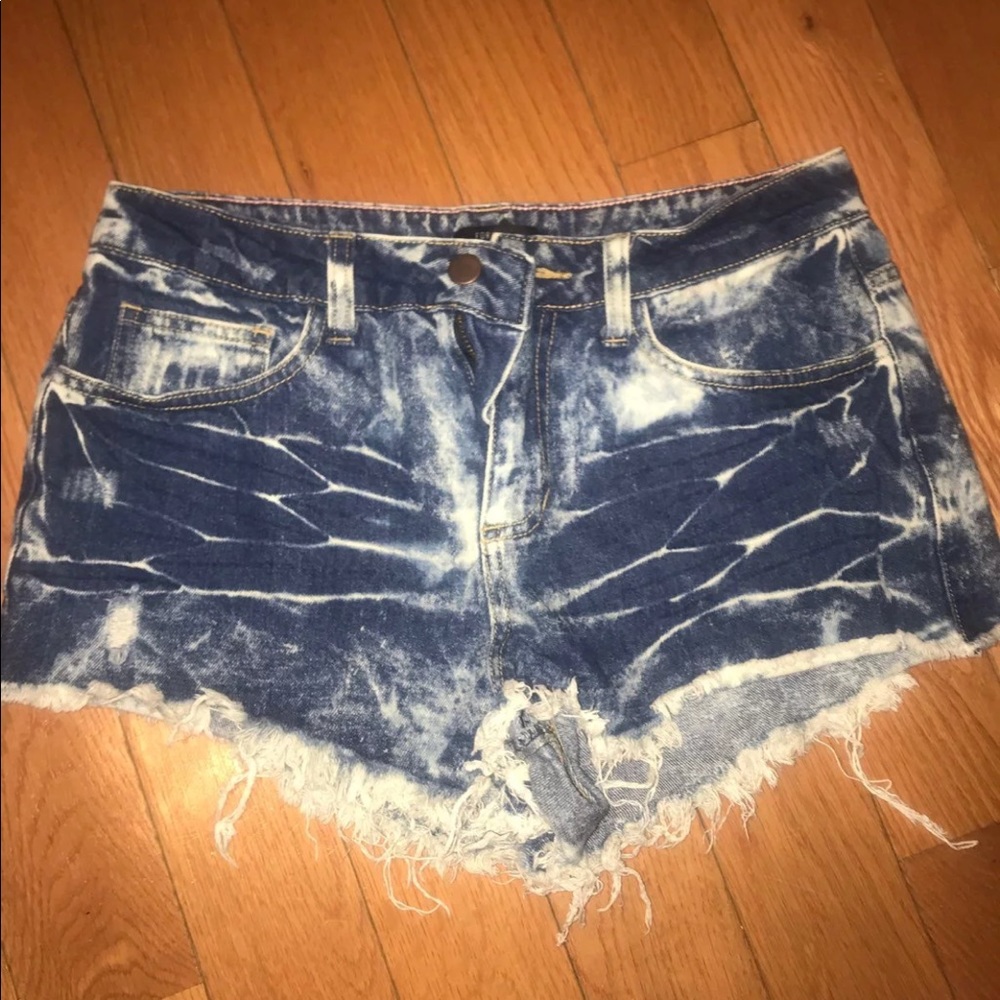 Acid washed cutoffs